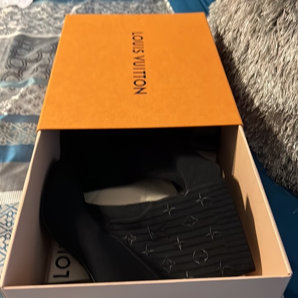 Louis Vuitton boots - Picture 6 of 9